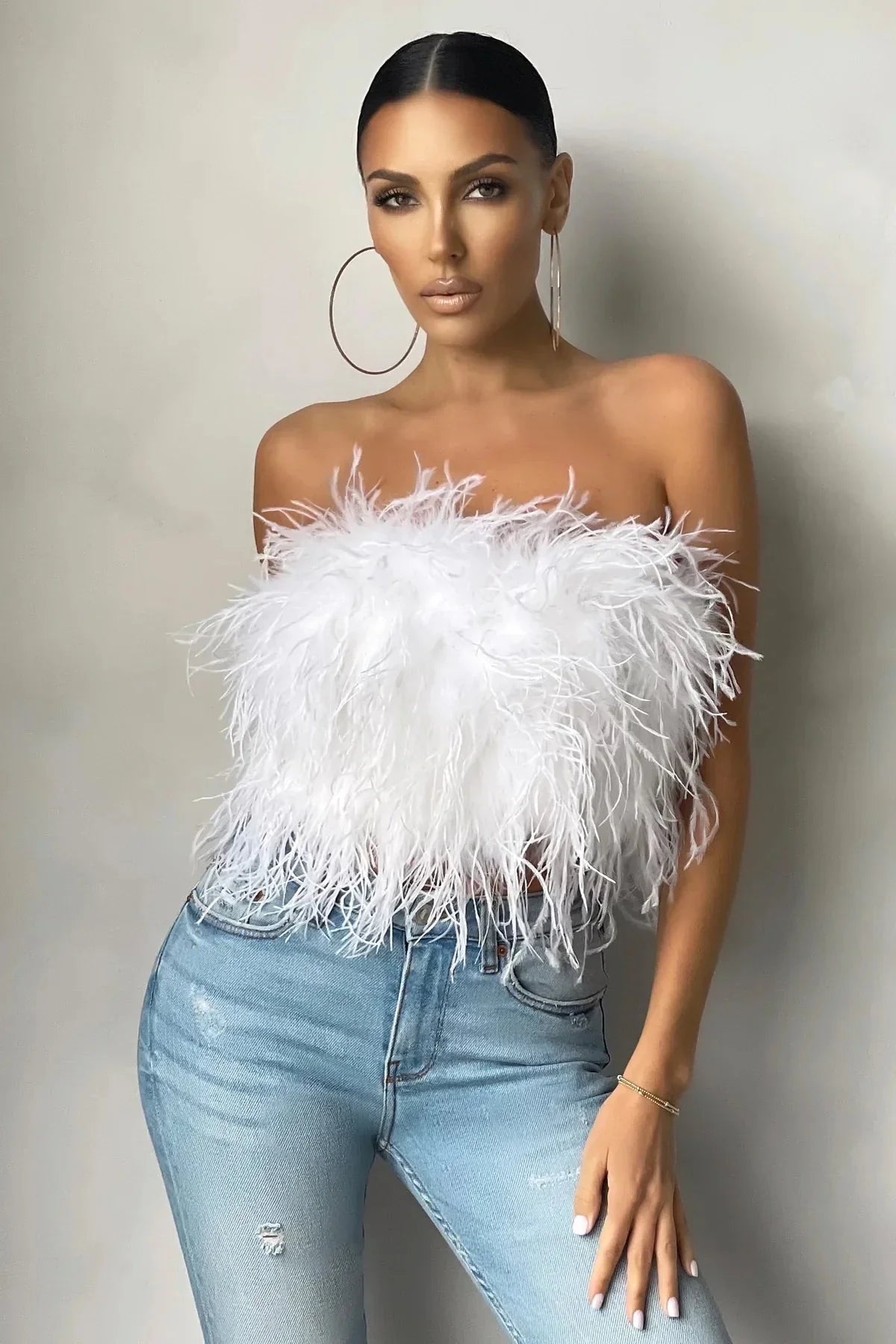 Delphine Top en Plumes | Le crop top en plumes élégant est une tendance phare cette année