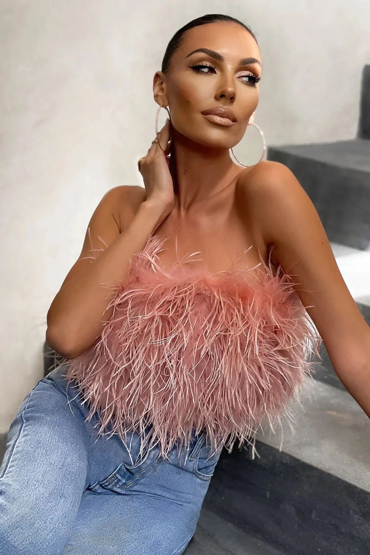 Delphine Top en Plumes | Le crop top en plumes élégant est une tendance phare cette année