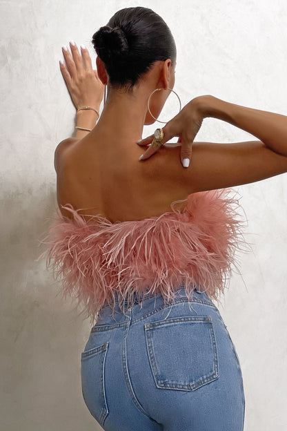 Delphine Top en Plumes | Le crop top en plumes élégant est une tendance phare cette année