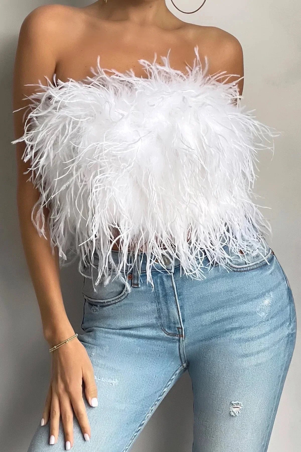 Delphine Top en Plumes | Le crop top en plumes élégant est une tendance phare cette année