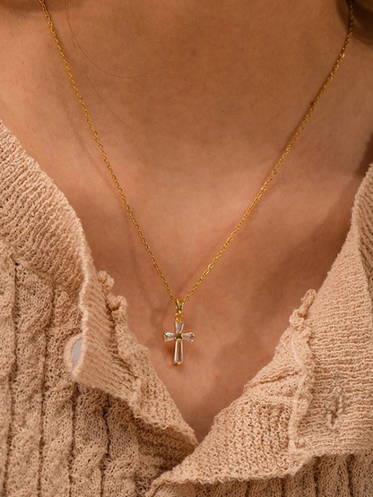 Malvina - Collier Croix en Zirkonia Or
