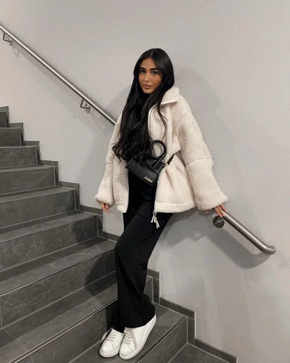 Béatrice - Must-have Veste mi-Saison en Teddy, Délicieusement Douce, Confortable, Élégante et Chaude, avec Fermeture Éclair et Col Montant