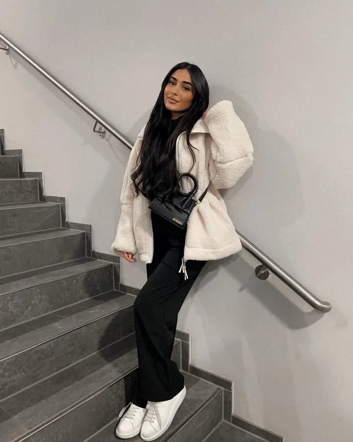 Béatrice - Must-have Veste mi-Saison en Teddy, Délicieusement Douce, Confortable, Élégante et Chaude, avec Fermeture Éclair et Col Montant