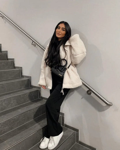 Béatrice - Must-have Veste mi-Saison en Teddy, Délicieusement Douce, Confortable, Élégante et Chaude, avec Fermeture Éclair et Col Montant
