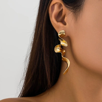Amelia - Boucles d'oreilles design serpent en or