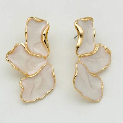 Sophia – Boucles d’oreilles dorées à l’or fin en forme abstraite