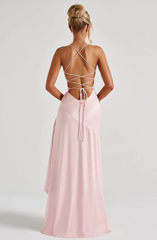Marcelle – Robe Longue d’Été Romantique avec Ourlet Asymétrique à Volants et Bretelles Spaghetti