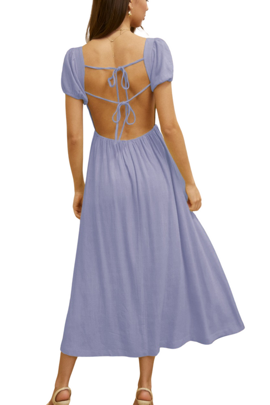 Élina – Robe Midi en Lin Lavande à Dos Ouvert  Manches Courtes avec 2 Cordons Horizontaux pour l’Été et le Printemps