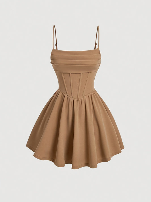 Céleste - Robe Romantique à Jupe Plissée et Bretelles Fines en Beige