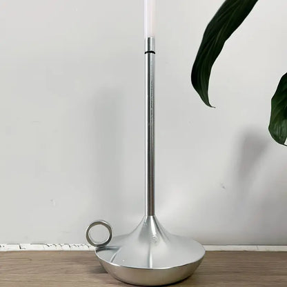 Lampe de Luxe GlowCandle à Commande Tactile avec Variateur en Forme de Bougie Gothique