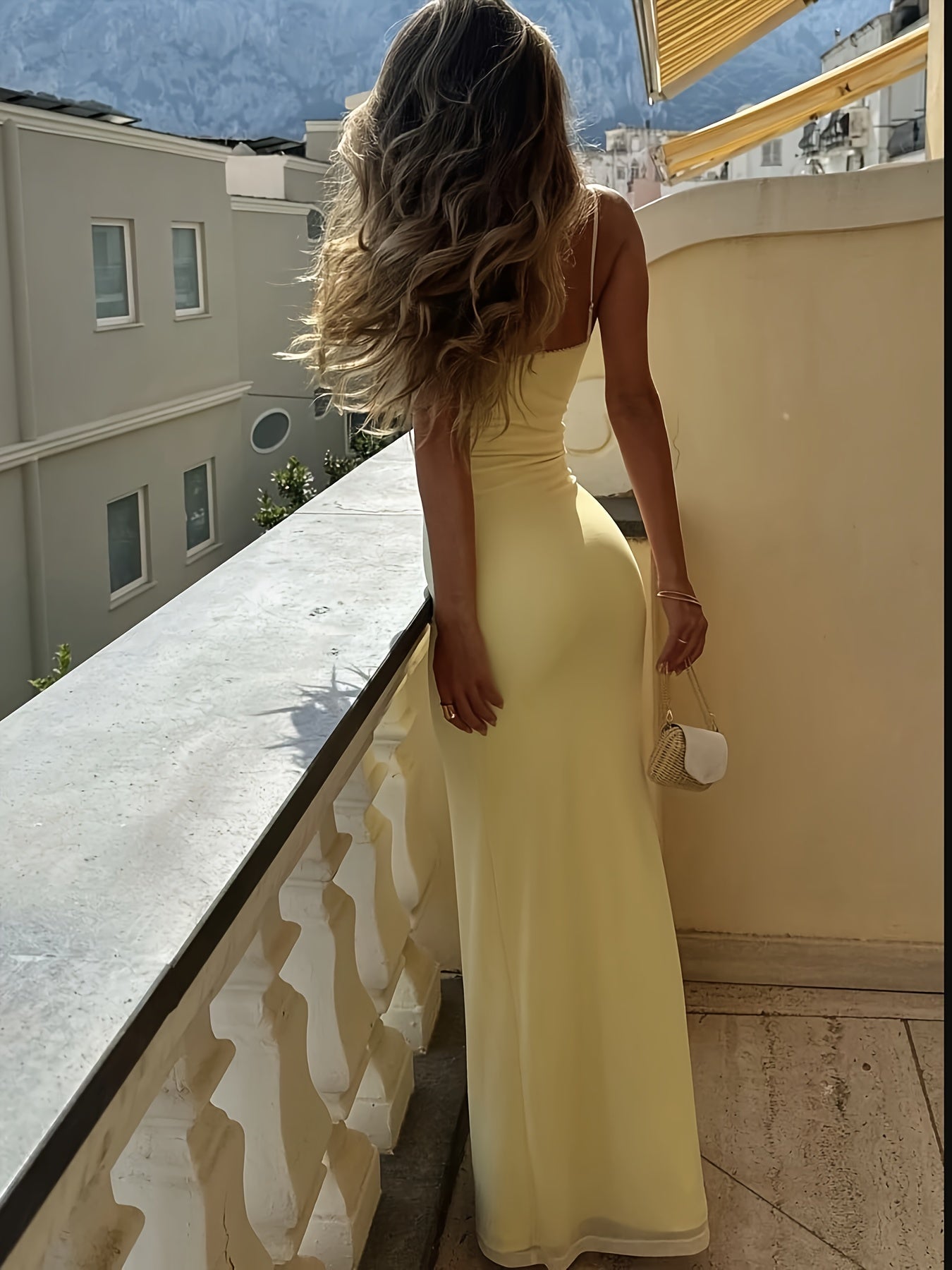 Amélia - Robe Maxi Bodycon Jaune Beurre, la Robe d'Été Féminine Parfaite