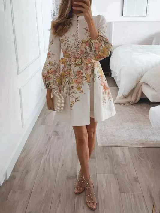 Lupine - Robe brodée de fleurs avec manches cloche