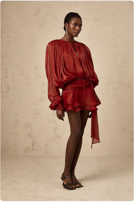 Ava - Blouse Plissée avec Détail de Col Noué