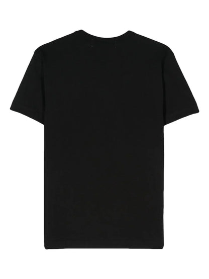 T-Shirt Noir Unisexe Comme Des Garçons avec Col Montant, Manches Courtes et Détail Cœur
